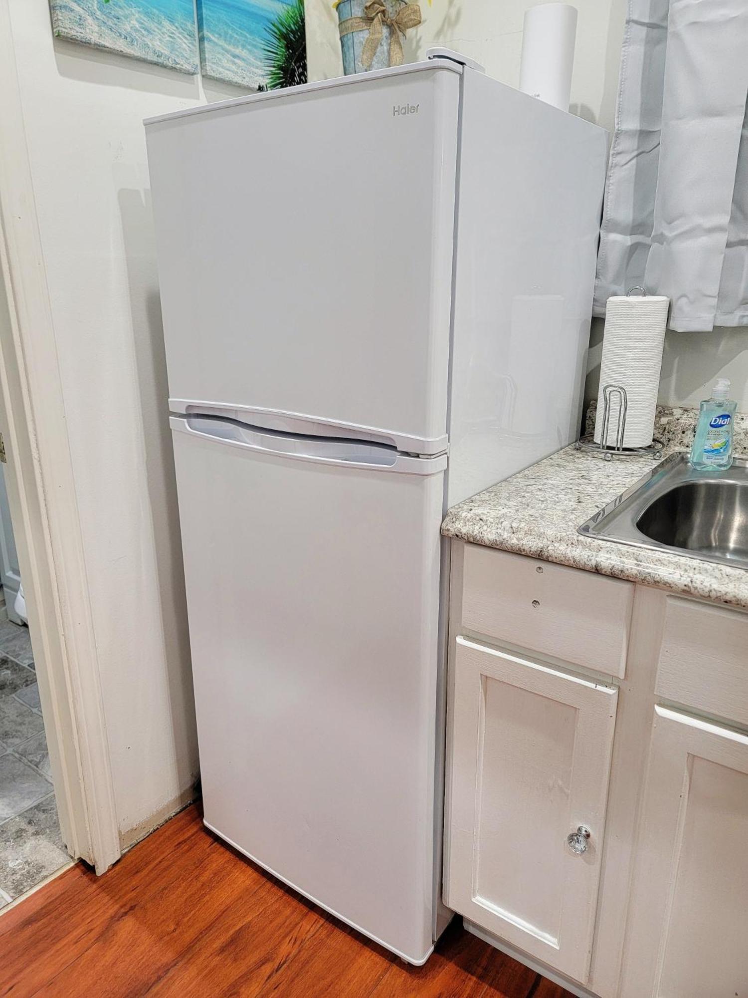 Budget Beverly Hills Style 2 Bedroom Apt - 5 Minutes From Rodeo Drive Apartment *